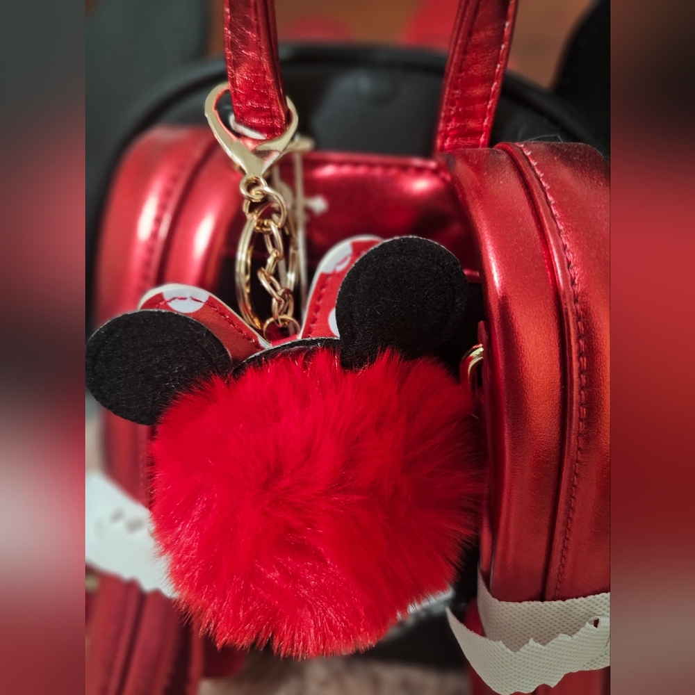 Minnie Key ❤️ - Picture 2 of 2